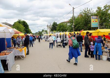 Juni, 2017, odoev (Russland): Folk Festival' Großvater filimon Tales'-trading Zeilen. Stockfoto