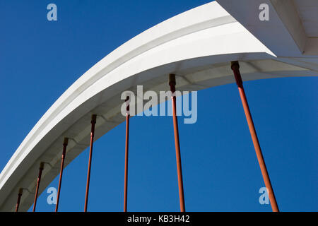 Detail der Barqueta Brücke von Sevilla. Es wurde von 1989-1992 gebaut, um den Zugang zu 92 Messe Expo" zur Verfügung zu stellen. Stockfoto