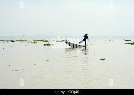 Fischer auf dem Inle See, Myanmar, Asien, Stockfoto