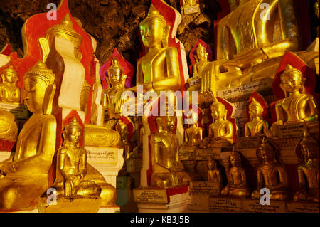 Goldenen Buddhas in shwe oo min Höhle, Stockfoto