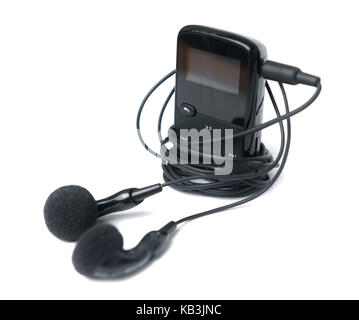Schwarzer mp3-Player mit Ohrhörern, isoliert auf weißem Hintergrund Stockfoto