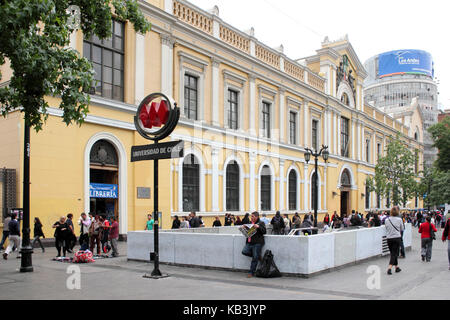 Chile, Santiago, Avenida Libertador General Bernardo O'Higgins, Universität, Stockfoto