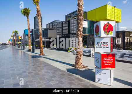 Uae, Dubai, Jumeirah, die Kuppel, neue Einkaufszentrum gebaut der Transportbehälter Stockfoto