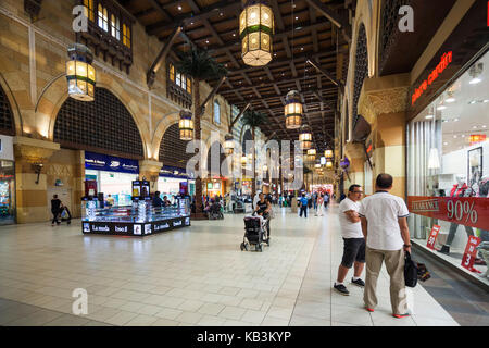 Vae, Dubai, Dubai, Ibn Battuta Mall, Einkaufszentrum mit sechs Gerichte für Reisen von 14. Jahrhundert arabischen Explorer gebaut, Ibn Battuta, ägyptischen Hof Stockfoto