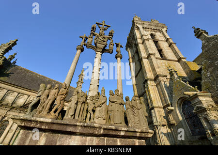 Frankreich, Finistere, stoppen auf Way of St. James, St. Thegonnec, Pfarrei Gehäuse, Kirche und Kalvarienberg Stockfoto