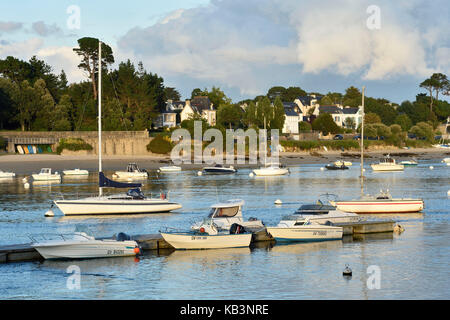 Frankreich, finistere, benodet Hafen auf Fluss Odet Sicht von Sainte Marine Hafen Stockfoto