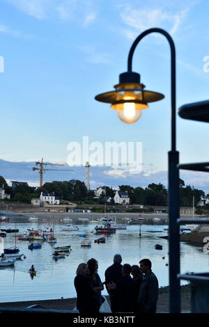 Frankreich, finistere, Benodet, Sainte Marine Hafen auf Fluss Odet, Benodet auf dem Ufer Stockfoto