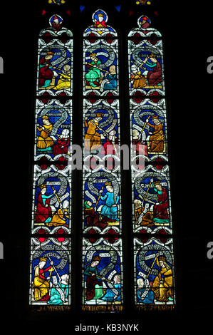 Frankreich, Bas-Rhin, Niederhaslach, Saint-Florent Kirche, bemalte Gläser der Tugend und des Defekts Stockfoto