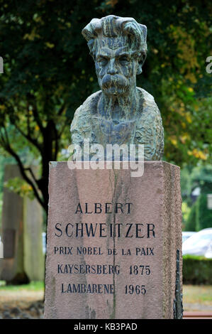 Frankreich, Oberrhein, Elsass Weinstraße, Kaysersberg, die Büste von DC Albert Schweitzer Stockfoto