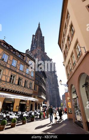 Frankreich, Bas Rhin, Straßburg, Altstadt Unesco Weltkulturerbe, place de la Cathedrale, Maison Kammerzell des 15. und 16. Jahrhundert und Notre damecathedral Stockfoto