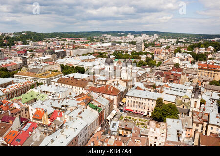 Hoch oben Aussicht auf die Altstadt von Lviv, Ukraine Stockfoto