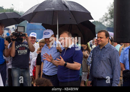 Adygea, Russland - 19 August, 2017: Der Kopf der Republik Adygeja Murat Kumpilov in der Zusammensetzung der Regierung Delegation auf dem Festival von Stockfoto