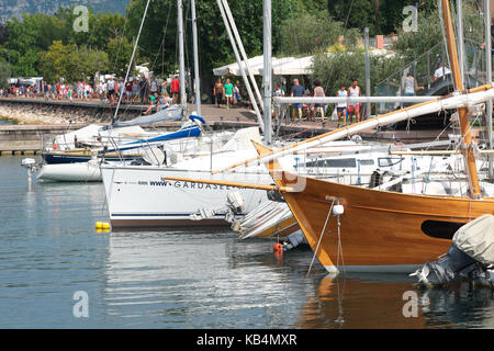 Bardolino, Gardasee, Italien Yachten und Boote in der Marina Hafen Stockfoto