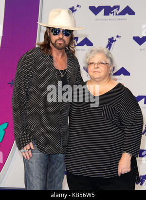 MTV Video Music Awards (VMA) 2017 Ankunft auf dem Forum in Inglewood, Kalifornien. Mit: Susan Bro, Billy Ray Cyrus, Wo: Los Angeles, California, United States Wann: 26 Aug 2017 Quelle: Adriana Barraza/WENN.com M. Stockfoto