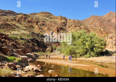 Namibia, erongo, Damaraland, Brandberg, Touristen, tsisab Schlucht Tal Stockfoto