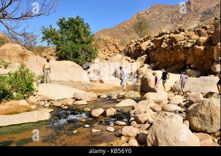 Namibia, erongo, Damaraland, Brandberg, Touristen, tsisab Schlucht Tal Stockfoto