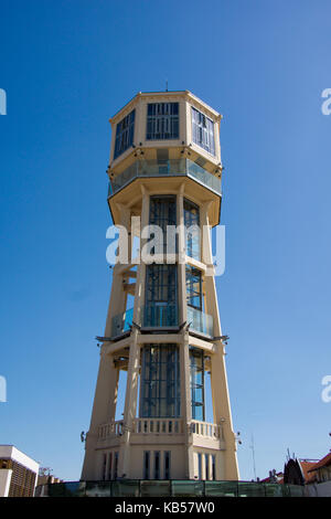 Der Wasserturm in der Stadt Siofok am Balaton in Ungarn Stockfoto