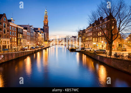 Die Westerkerk Kirche in Amsterdam, Niederlande in der Nacht Stockfoto