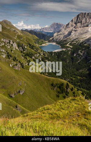 Europa, Italien, Alpen, Dolomiten, Gebirge, Marmolada - Fedaia See Stockfoto