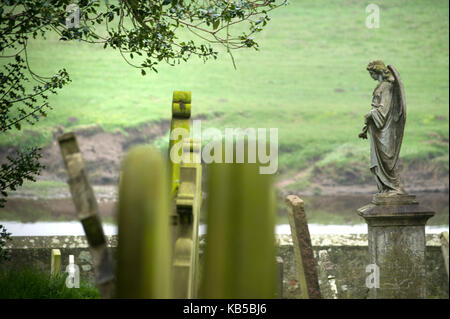 Friedhof der All Saints Church, hurworth-auf-T-Stücke, County Durham Stockfoto