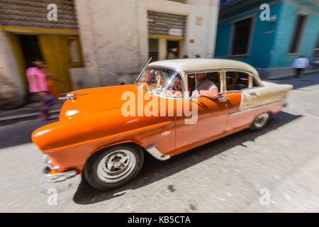 Classic American Auto als Taxi, lokal bekannt als almendrones in Havanna, Kuba, Karibik, Mittelamerika verwendet Stockfoto