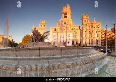 Cibeles Fountain (Fuente de La Cibeles), Palacio de Kommunikation, Plaza de la Cibeles, Madrid, Spanien Stockfoto