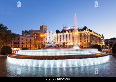 Fuente de Neptuno Brunnen, Plaza de Canovas del Castillo, Palace Hotel, Madrid, Spanien, Europa Stockfoto