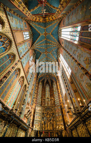 Innenraum der St. Mary's Church (St. Marys Basilica), UNESCO-Weltkulturerbe, Krakau, Polen, Europa Stockfoto