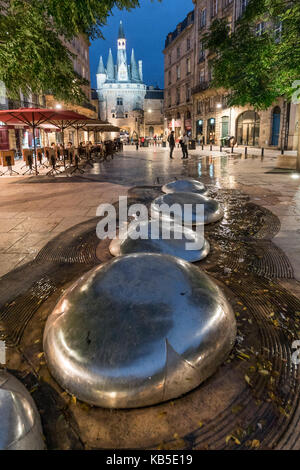 La Fontaine, Place du Palais, Porte Cailhau, Bordeaux, Frankreich Stockfoto