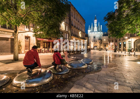 La Fontaine, Place du Palais, Porte Cailhau, Bordeaux, Frankreich Stockfoto