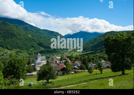 Ein Blick auf das Dorf von Marthod in Val d'Arly, Savoie, Frankreich, Europa Stockfoto