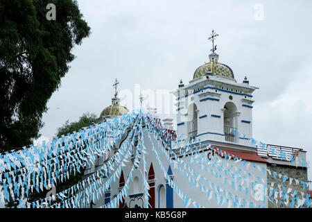 Das Santa Mar’a de la Asunci – n, das neben dem Arbol Del Tule in Santa Maria el Tule, Oaxaca, Mexiko, liegt. Stockfoto