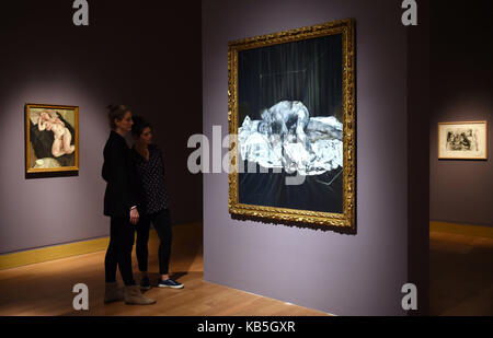 Francis Barons "zwei Figuren" wurden zum ersten Mal im Fitzwilliam Museum in Cambridge öffentlich ausgestellt. Stockfoto