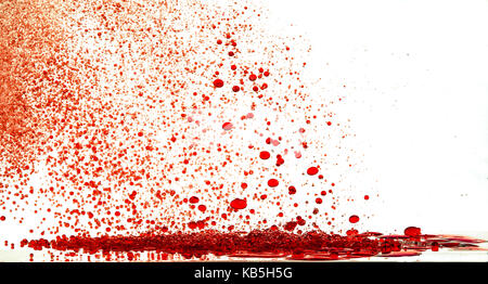 Fallenden roten Blasen auf weißem Hintergrund Stockfoto