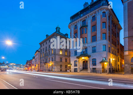 Architektur auf der Anlegebrücke bei Dämmerung, Gamla Stan, Stockholm, Schweden, Skandinavien, Europa Stockfoto