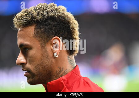 Paris, Frankreich. 27 Sep, 2017. Paris' Neymar, fotografiert an der Champions League football Match zwischen Paris St. Germain und dem FC Bayern München im Parc des Princes Stadion in Paris, Frankreich, 27. September 2017. Credit: Peter Kneffel/dpa/Alamy leben Nachrichten Stockfoto