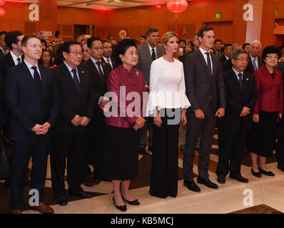 Washington, USA. 27 Sep, 2017. Chinesischen Vizepremier Liu Yandong besucht eine Rezeption der Chinesischen Botschaft für den 68. Jahrestag der Gründung der Volksrepublik China in Washington, USA, Sept. 27, 2017. Credit: Yin Bogu/Xinhua/Alamy leben Nachrichten Stockfoto