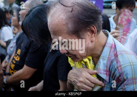 Hong Kong. 28. September, 2017. Demonstranten sammeln außerhalb des Gesetzgebenden Rates Komplex den dritten Jahrestag der Demokratie in Hongkong Proteste besetzen zu markieren. Credit: Keith Tsuji/ZUMA Draht/Alamy leben Nachrichten Stockfoto