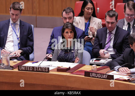 New York, NY, USA. 28 Sep, 2017. Vereinten Nationen, New York, USA, 28. September 2017 - Nikki R. Haley, United States Ständiger Vertreter bei den Vereinten Nationen während der Tagung des Sicherheitsrates auf Bedrohungen des Weltfriedens und der internationalen Sicherheit durch terroristische Handlungen heute am Hauptsitz der Vereinten Nationen in New York. Foto: Luiz Rampelotto/EuropaNewswire Credit: Luiz Rampelotto/ZUMA Draht/Alamy Leben Nachrichten verursacht Stockfoto