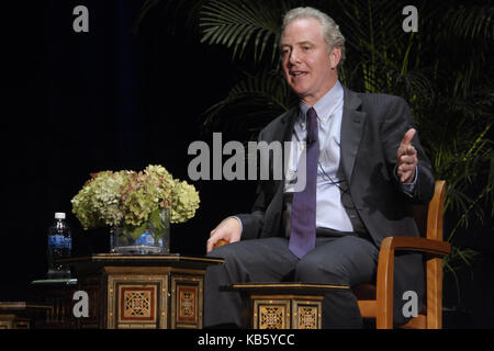 College Park, Maryland, USA. 28 Sep, 2017. United States Senator Chris Van Hollen von Maryland auf der Sadat Forum'' ein Gespräch mit Senator Chris Van Hollen über den amerikanischen Partisan Divide: vom Reiseverbot zu Charlottesville'' in der Hoff Theater an der Universität von Maryland in College Park, Md. Credit: Evan Golub/ZUMA Draht/Alamy leben Nachrichten Stockfoto