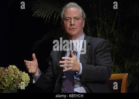 College Park, Maryland, USA. 28 Sep, 2017. United States Senator Chris Van Hollen von Maryland auf der Sadat Forum'' ein Gespräch mit Senator Chris Van Hollen über den amerikanischen Partisan Divide: vom Reiseverbot zu Charlottesville'' in der Hoff Theater an der Universität von Maryland in College Park, Md. Credit: Evan Golub/ZUMA Draht/Alamy leben Nachrichten Stockfoto