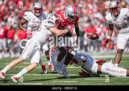 Ohio Stadium, Columbus, OH, USA. 23 Sep, 2017. Ohio State Buckeyes wide receiver Parris Campbell (21) ungeschickte Versuche den Ball in eine NCAA Football Spiel zwischen der Ohio State Buckeyes und die UNLV Rebellen am Ohio Stadium, Columbus, OH. Adam Lacy/CSM/Alamy leben Nachrichten Stockfoto