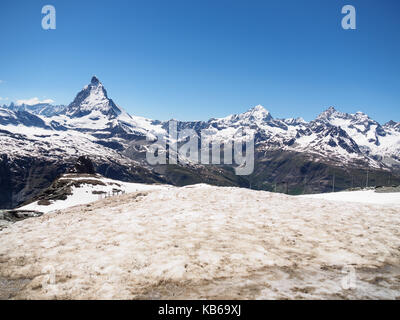 Matterhorn Gipfel im sonnigen Tag Blick vom Gornergrat-Bahnhof, Zermatt, Schweiz. Stockfoto