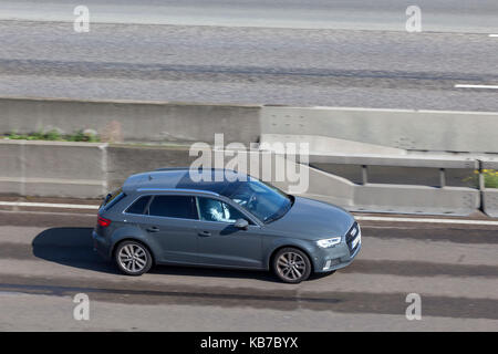 Frankfurt, Deutschland - 19.09.2017: Audi A3 Sportback Limousine auf der Autobahn in Deutschland fahren Stockfoto