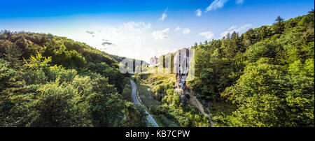 Schloss pieskowa Skala und Herkules' Mace in Soluszowa, Polen Stockfoto