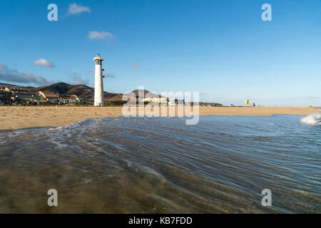 Leuchtturm von Morro Jable oder Faro de Morro Jable am Strand Playa del Matorral, Insel Fuerteventura, Kanarische Inseln, Spanien | Morro Jable ligh Stockfoto