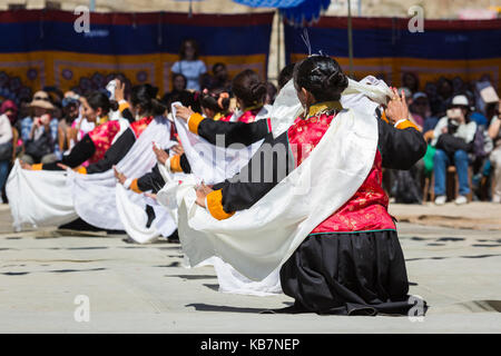 Leh, Indien - 20. September 2017: Unbekannter Künstler in ladakhi Kostüme in die Ladakh Festival am 20. September 2017, Leh, Indien. Stockfoto