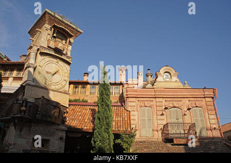 Schiefe Turm in Tiflis, Georgien Stockfoto