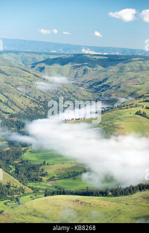 Luftaufnahme von morgen Nebel in Joseph Creek Canyon, Oregon. Stockfoto