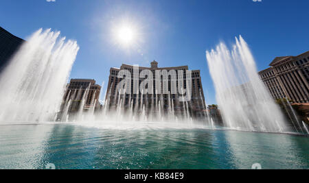 Der Springbrunnen im Bellagio auf eine Show für die Touristen. Stockfoto